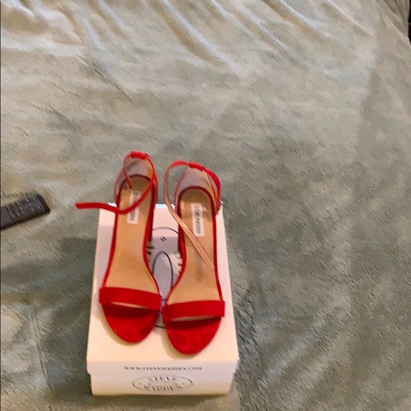 Red sandal - Picture 5 of 5